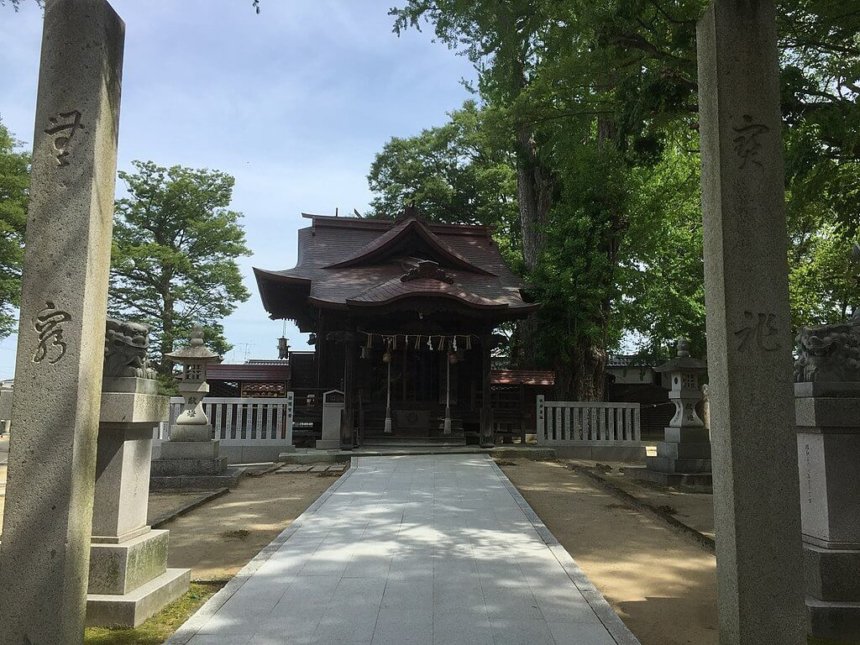 聖神社の境内