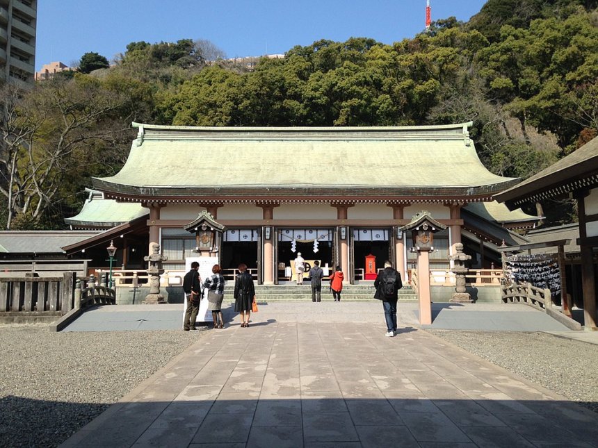 照國神社の拝殿