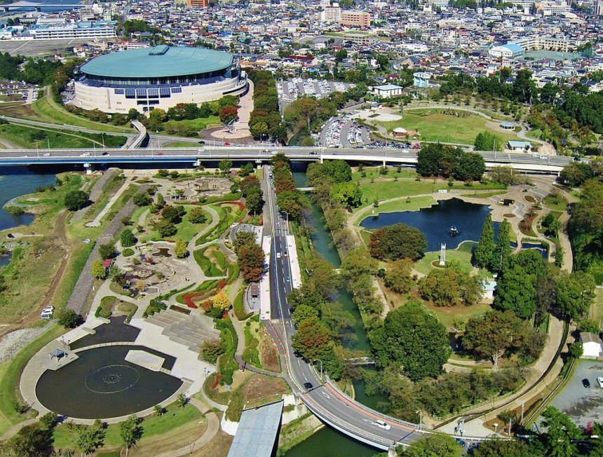 前橋公園を群馬県庁展望台から見下ろす