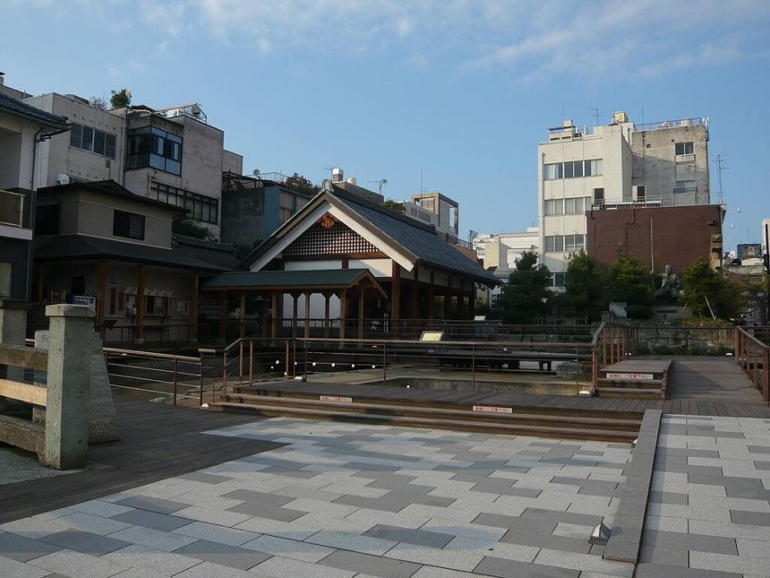 柴田神社の境内