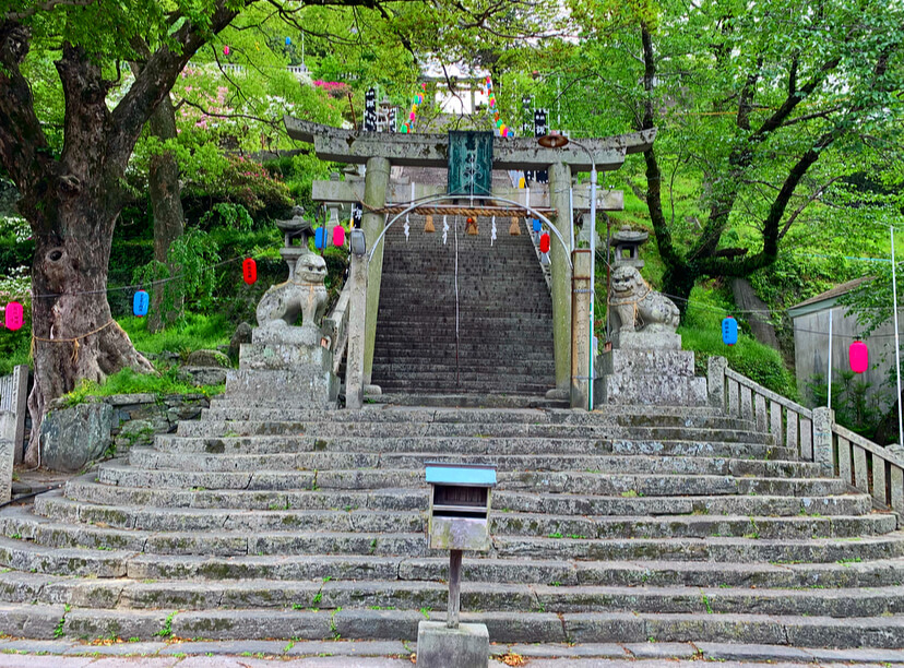 徳島の諏訪神社の石段および鳥居