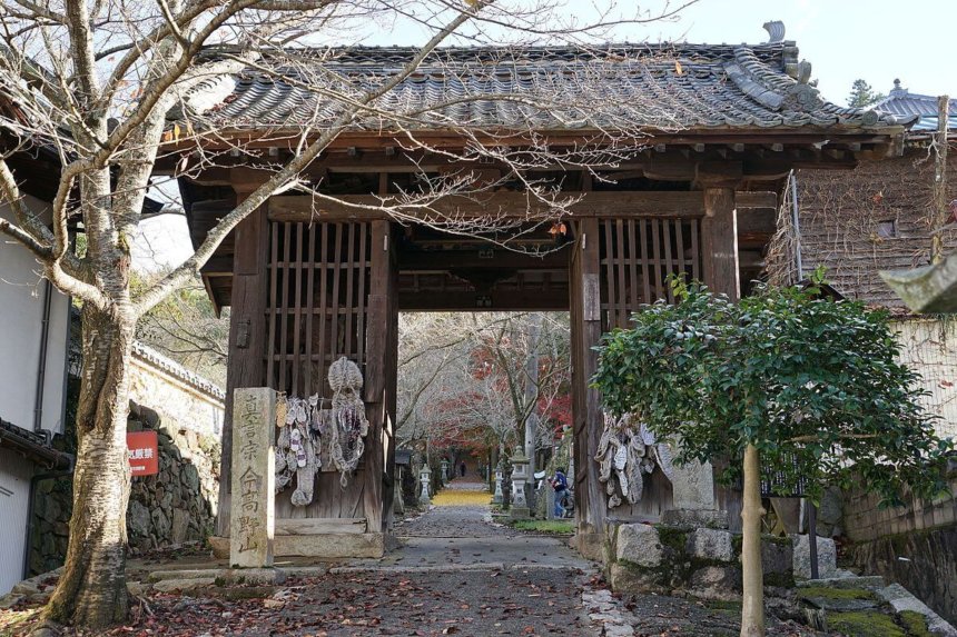 龍華寺の山門