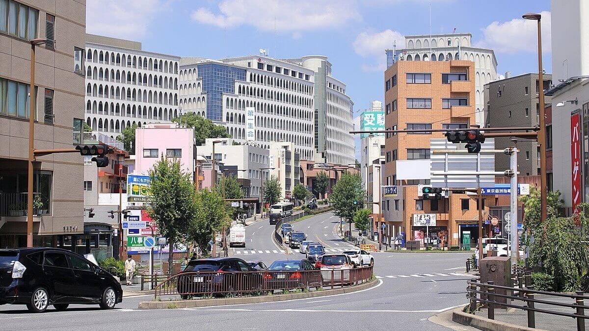 八事南交差点から見た八事交差点